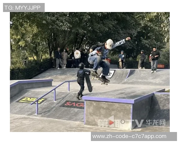 重庆滑板队的包夹战术解析与滑板文化的深度探讨 重庆滑板队的包夹战术解析与滑板文化的深度探讨